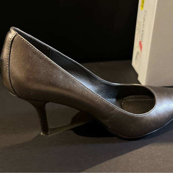 Calvin Klein Bronze Dolly Pumps size 7.5 - worn once! - Picture 2 of 9